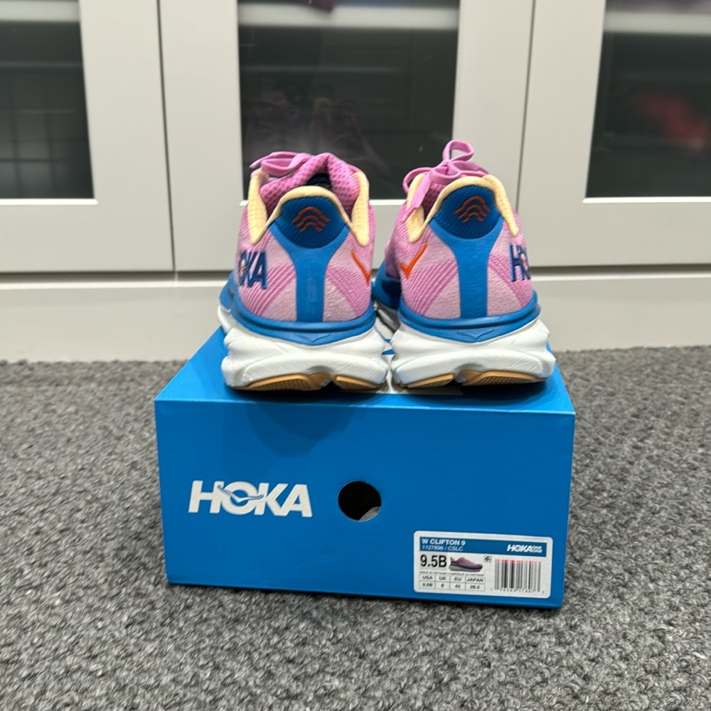 Hoka Clifton 9 Running shoes